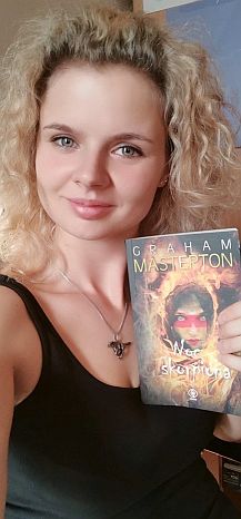 Karolina Mogielska and Soul Stealer book